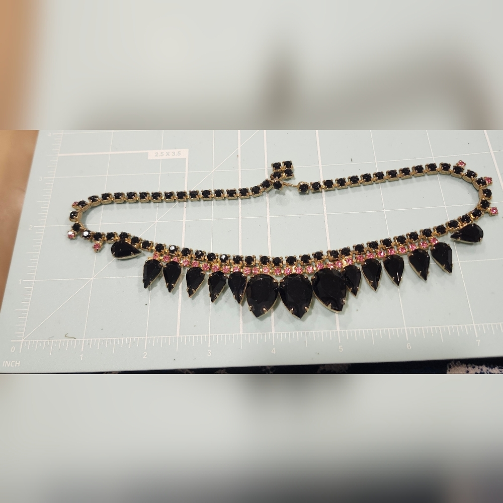 Black Teardrop And Circle Pink Rhinestone Necklace Choker